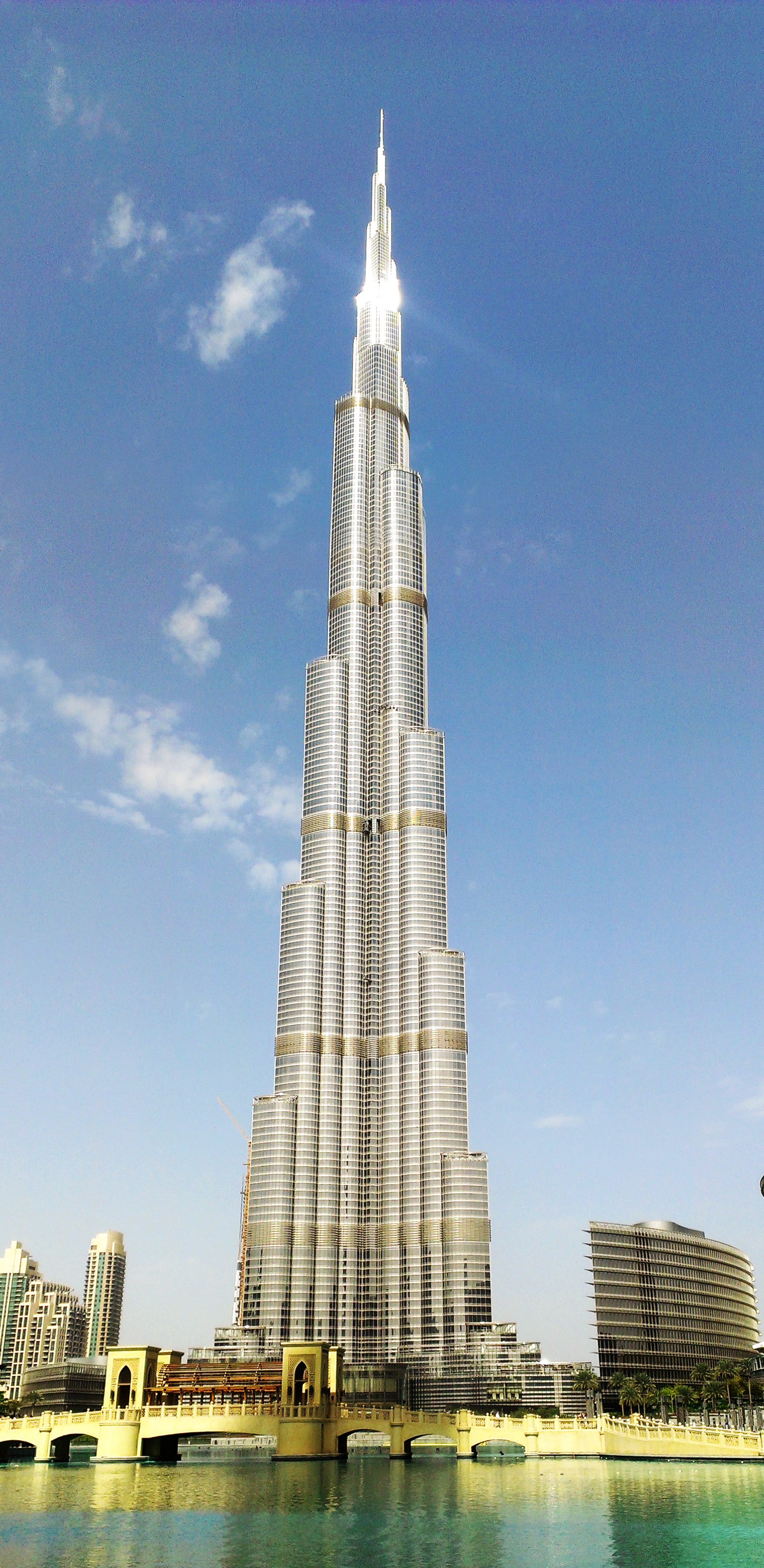 Бурж халиф этажи. Бурдж Халифа. Бурдж Халифа метров. Здание Бурдж Халифа. Дубай самое высокое здание Бурдж-Халифа.